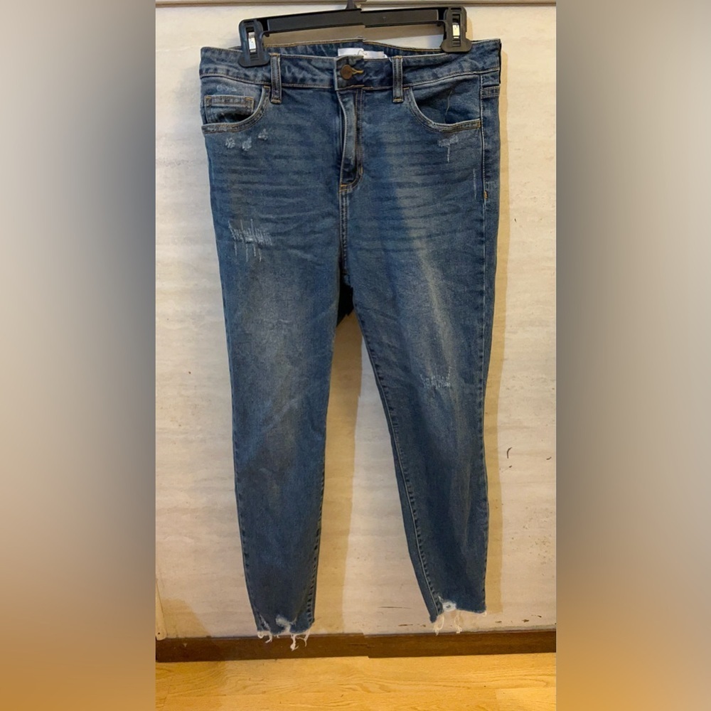 Carly Jean Los Angeles, Distressed High Rise Raw Frayed Hem Line